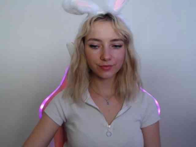 LuciaGlow webcam