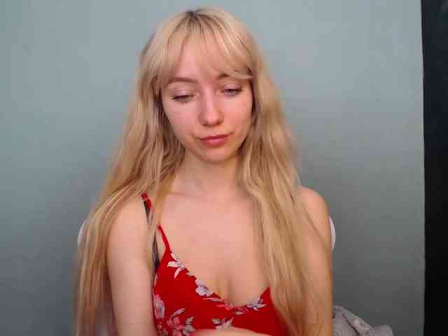 LuciaGlow webcam