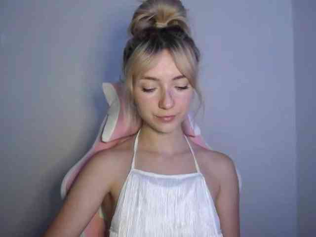 LuciaGlow webcam