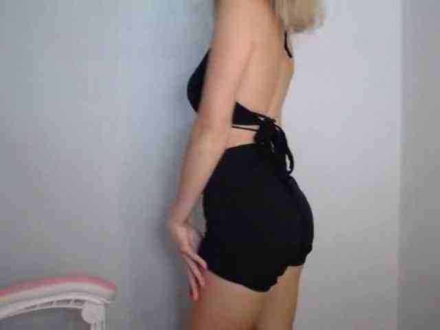 LuciaGlow webcam