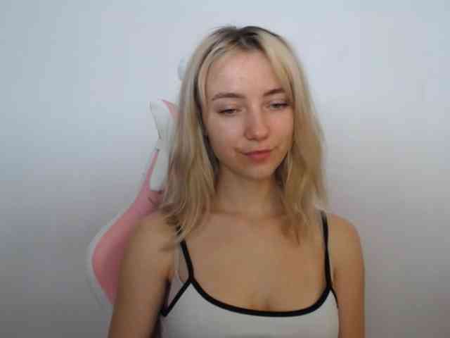 LuciaGlow webcam