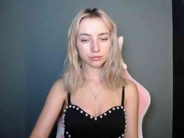 LuciaGlow webcam