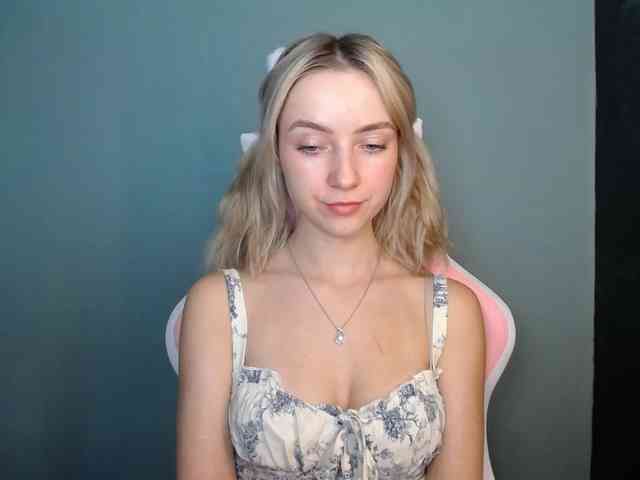 LuciaGlow webcam