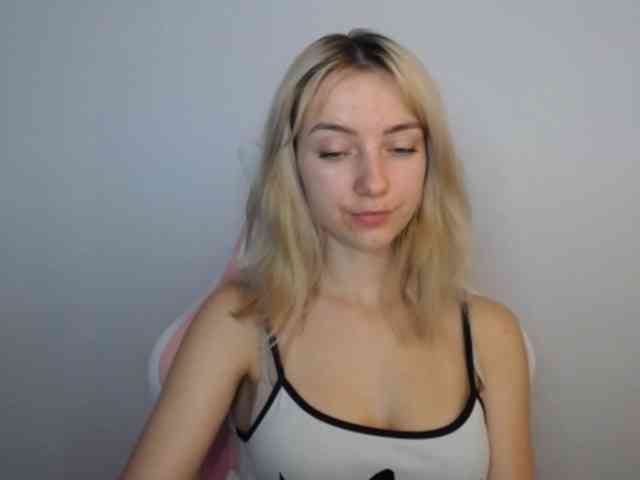 LuciaGlow webcam