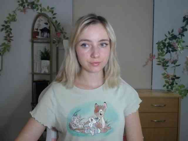 LuciaGlow webcam