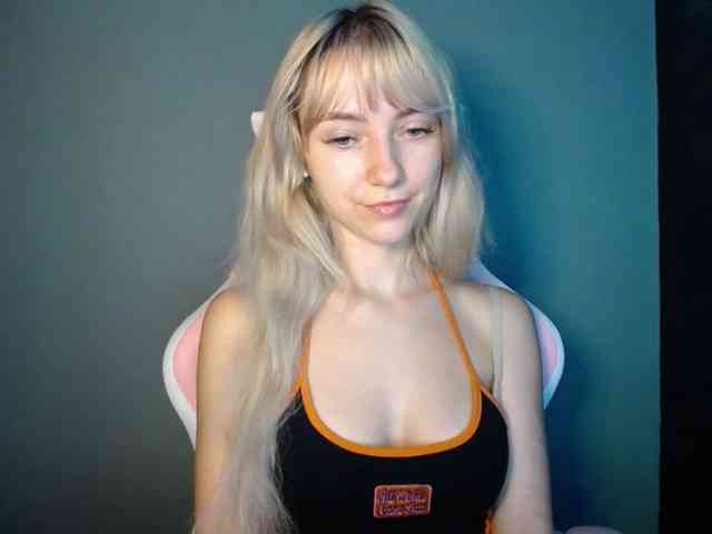LuciaGlow webcam