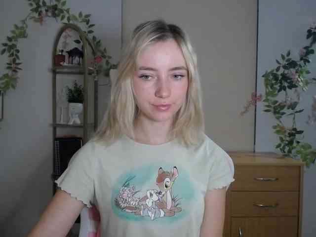 LuciaGlow webcam