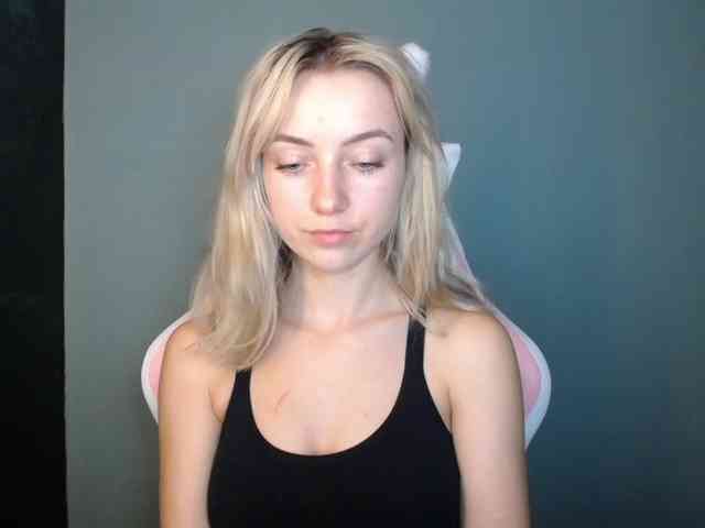 LuciaGlow webcam