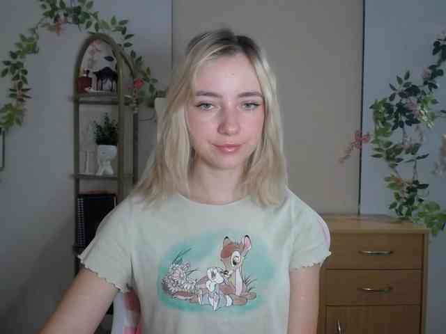 LuciaGlow webcam