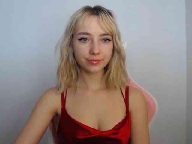 LuciaGlow webcam