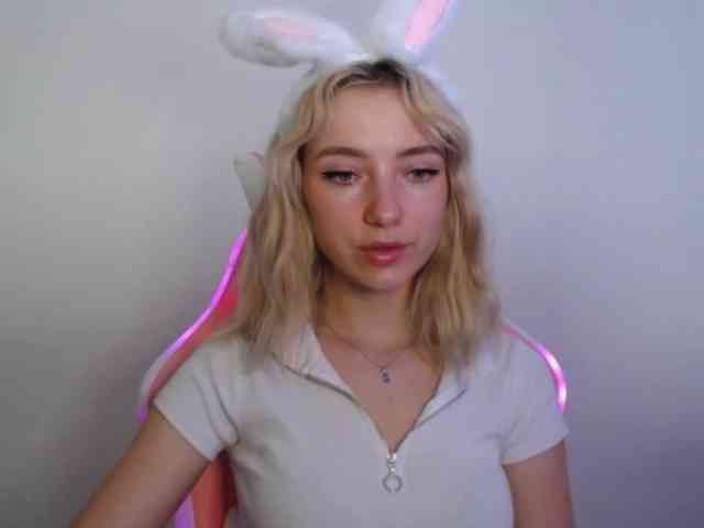 LuciaGlow webcam