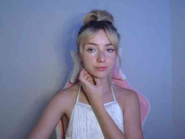 LuciaGlow webcam