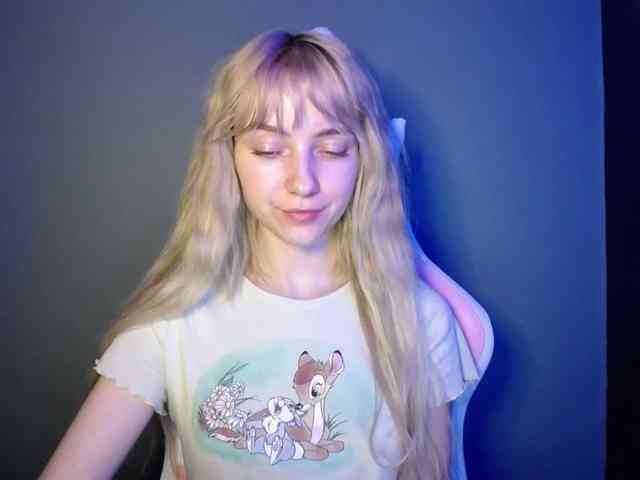 LuciaGlow webcam