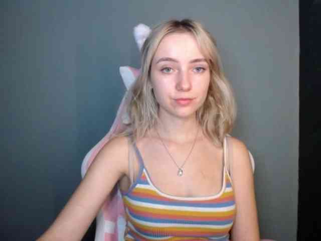 LuciaGlow webcam