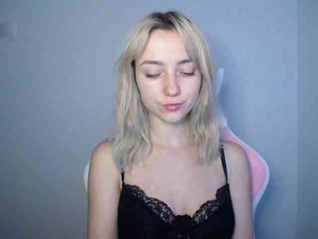LuciaGlow webcam