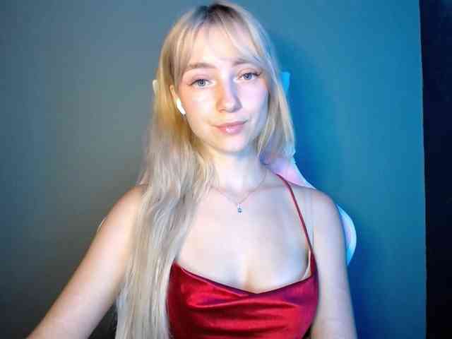 LuciaGlow webcam