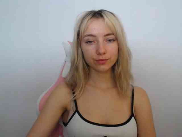 LuciaGlow webcam