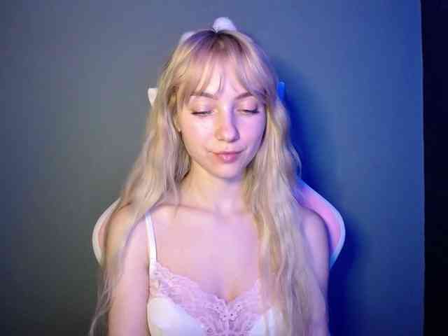 LuciaGlow webcam