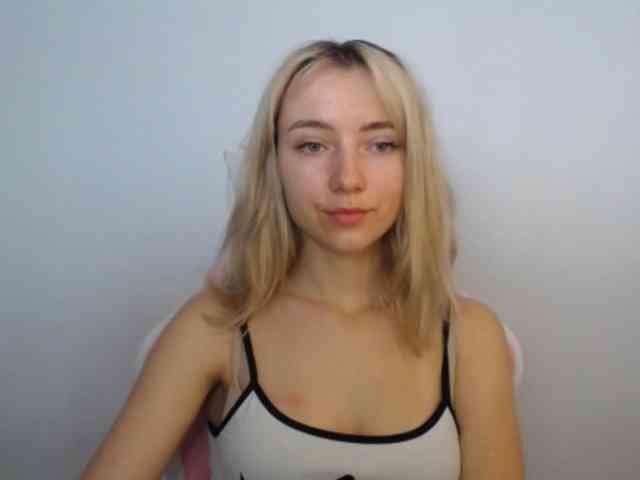 LuciaGlow webcam
