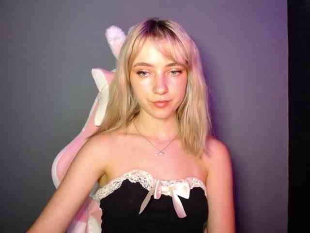 LuciaGlow webcam