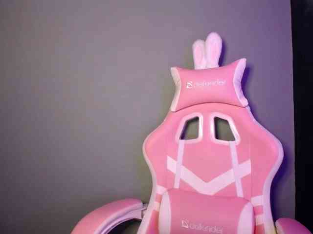 LuciaGlow webcam