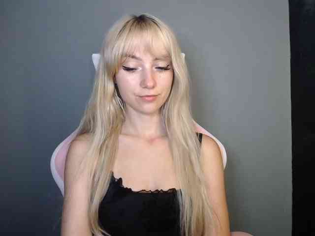 LuciaGlow webcam