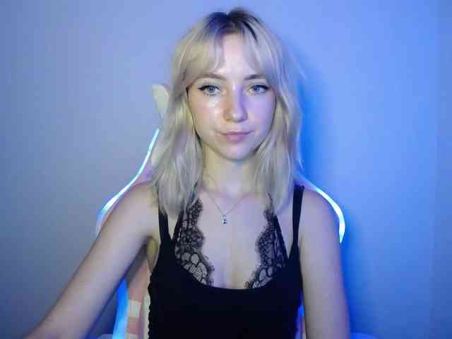 LuciaGlow webcam
