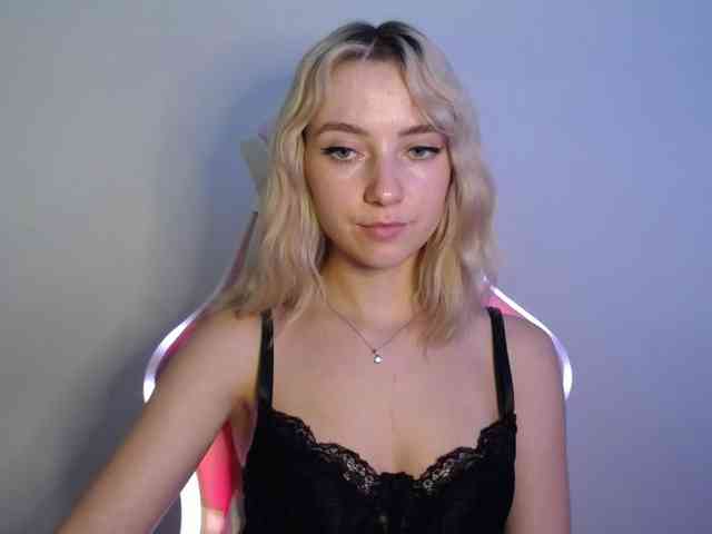 LuciaGlow webcam