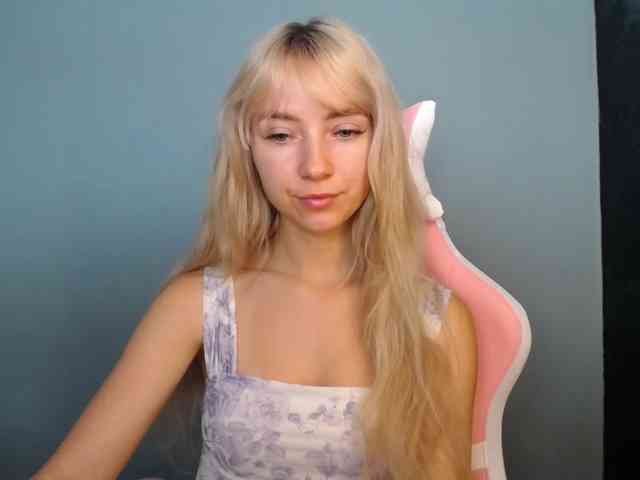 LuciaGlow webcam