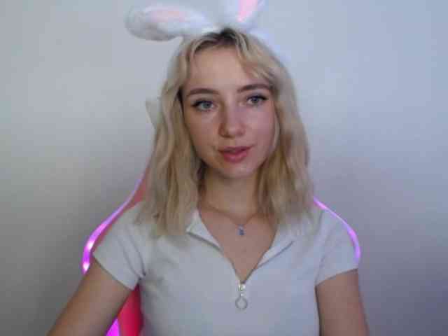 LuciaGlow webcam