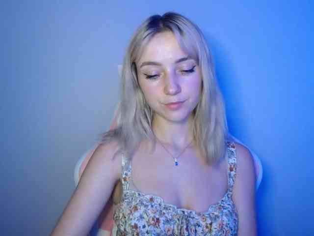 LuciaGlow webcam