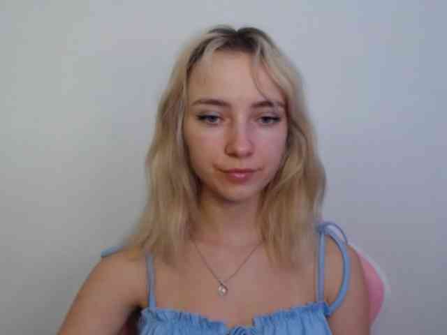 LuciaGlow webcam