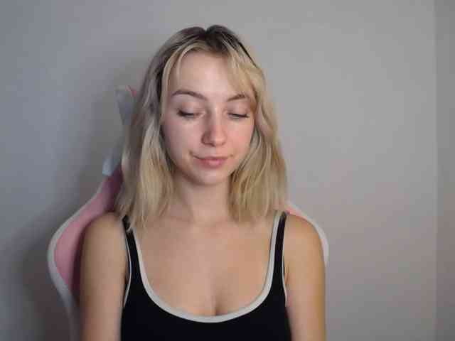 LuciaGlow webcam