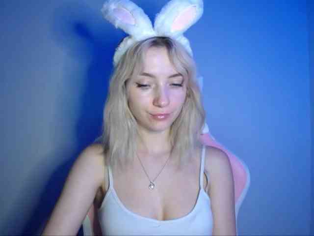 LuciaGlow webcam