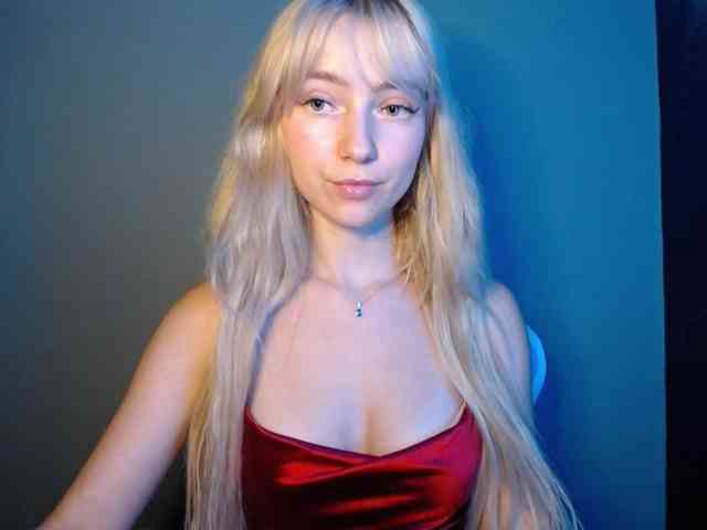 LuciaGlow webcam