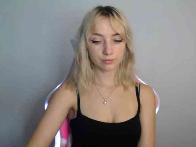 LuciaGlow webcam