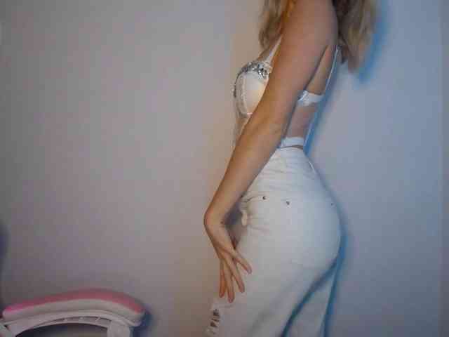 LuciaGlow webcam