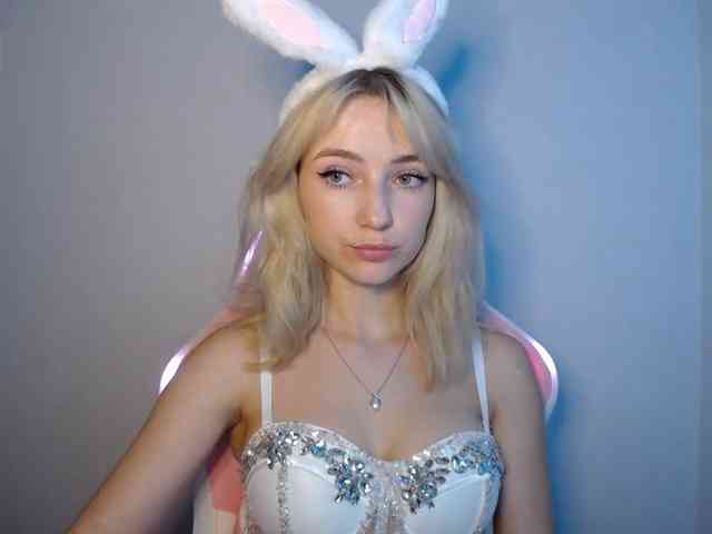 LuciaGlow webcam