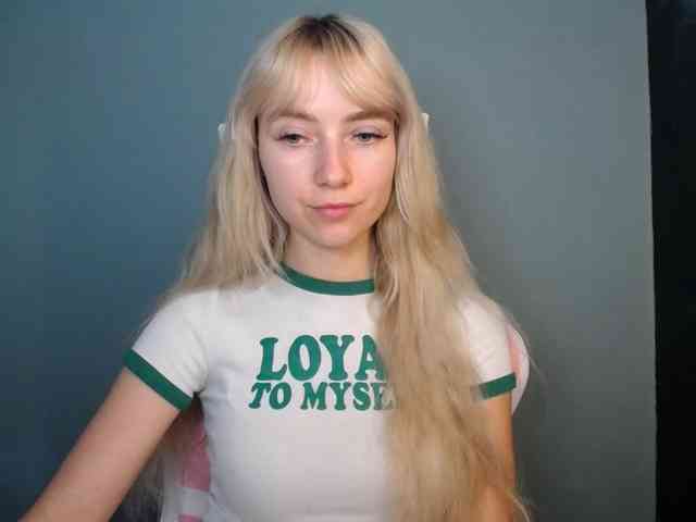 LuciaGlow webcam