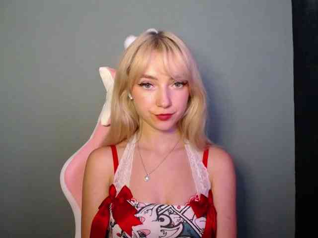 LuciaGlow webcam