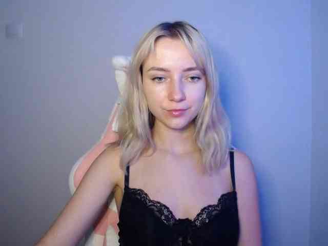 LuciaGlow webcam
