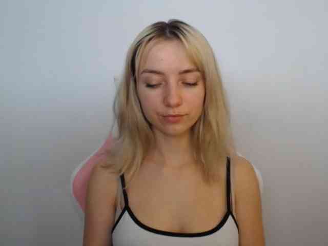 LuciaGlow webcam