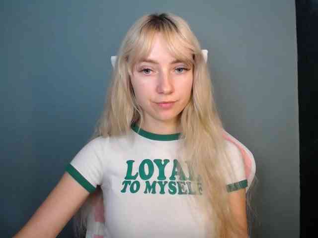 LuciaGlow webcam