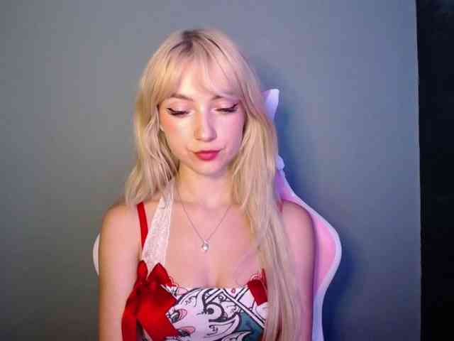 LuciaGlow webcam