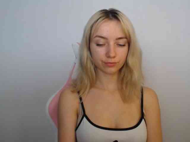 LuciaGlow webcam