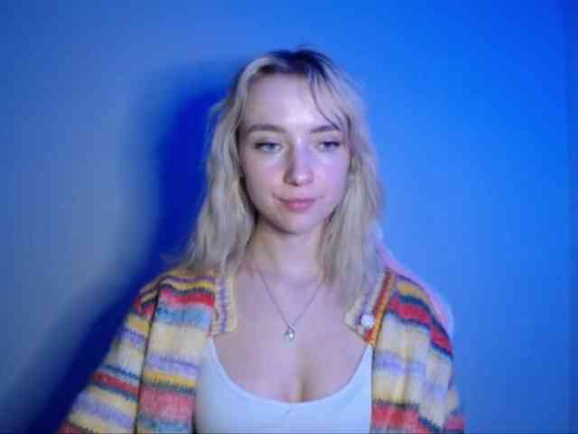 LuciaGlow webcam