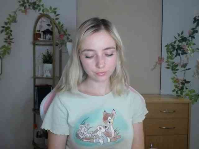 LuciaGlow webcam