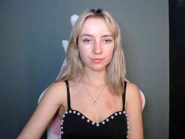 LuciaGlow webcam