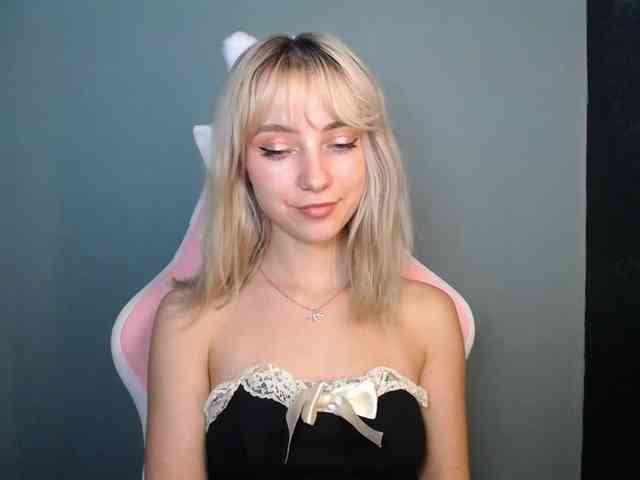 LuciaGlow webcam