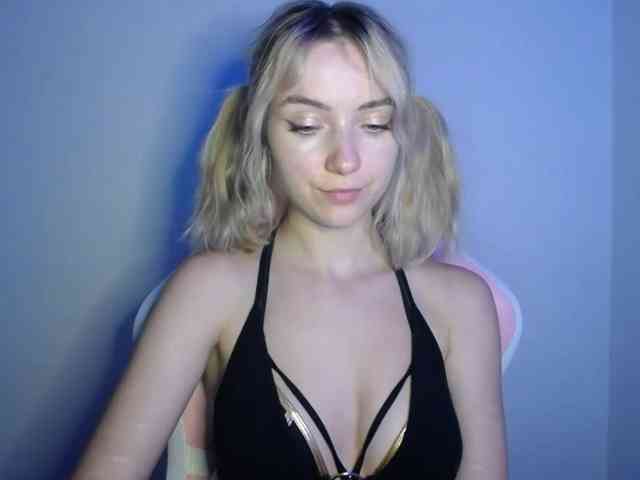 LuciaGlow webcam